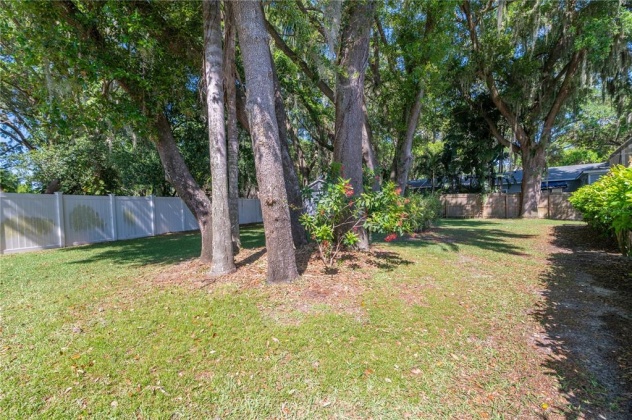 2020 LAKE ARIANA BOULEVARD, AUBURNDALE, Florida 33823, 4 Bedrooms Bedrooms, ,4 BathroomsBathrooms,Residential,For Sale,LAKE ARIANA,L4928617