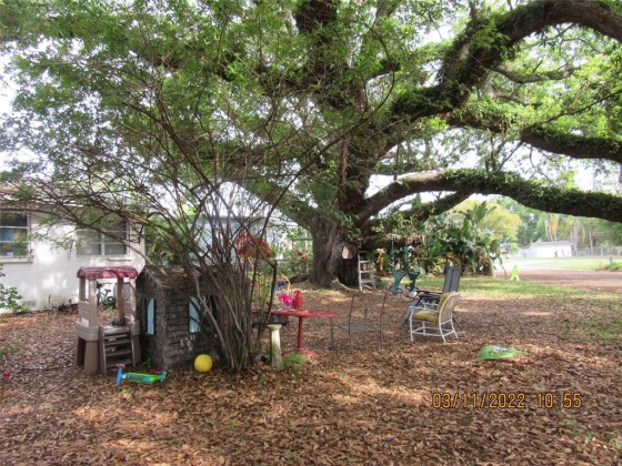 3910 CHERRY WAY, LAKELAND, Florida 33805, 3 Bedrooms Bedrooms, ,2 BathroomsBathrooms,Residential,For Sale,CHERRY,L4928677