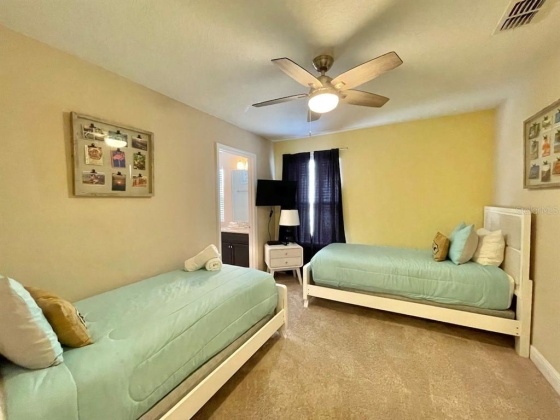 DAVENPORT, Florida 33837, 5 Bedrooms Bedrooms, ,4 BathroomsBathrooms,Residential,For Sale,GC503437