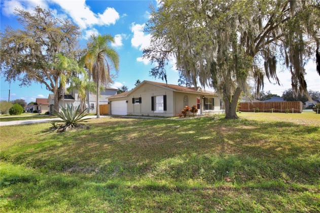 420 ALBATROSS COURT, POINCIANA, Florida 34759, 5 Bedrooms Bedrooms, ,2 BathroomsBathrooms,Residential,For Sale,ALBATROSS,S5063339