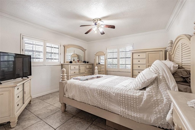 2023 SHORELAND DRIVE, AUBURNDALE, Florida 33823, 4 Bedrooms Bedrooms, ,3 BathroomsBathrooms,Residential,For Sale,SHORELAND,L4928486