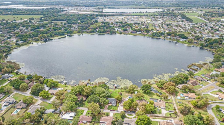 2023 SHORELAND DRIVE, AUBURNDALE, Florida 33823, 4 Bedrooms Bedrooms, ,3 BathroomsBathrooms,Residential,For Sale,SHORELAND,L4928486