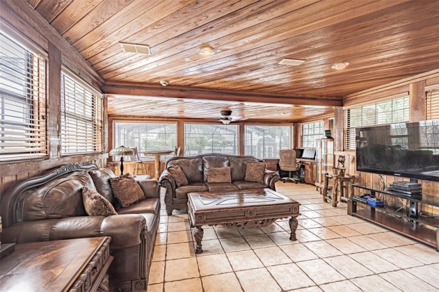 2023 SHORELAND DRIVE, AUBURNDALE, Florida 33823, 4 Bedrooms Bedrooms, ,3 BathroomsBathrooms,Residential,For Sale,SHORELAND,L4928486