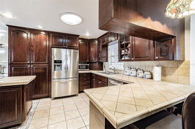 2023 SHORELAND DRIVE, AUBURNDALE, Florida 33823, 4 Bedrooms Bedrooms, ,3 BathroomsBathrooms,Residential,For Sale,SHORELAND,L4928486