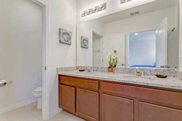 7036 OAKWOOD STREET, DAVENPORT, Florida 33837, 7 Bedrooms Bedrooms, ,5 BathroomsBathrooms,Residential,For Sale,OAKWOOD,S5064459