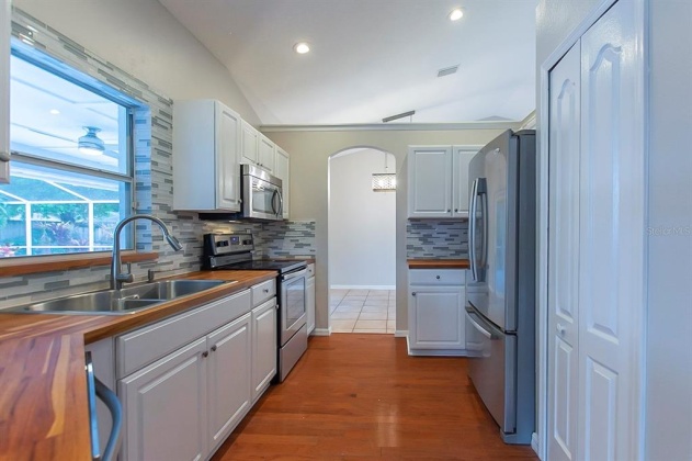623 OAKPARK LOOP, DAVENPORT, Florida 33837, 4 Bedrooms Bedrooms, ,2 BathroomsBathrooms,Residential,For Sale,OAKPARK,O6009492