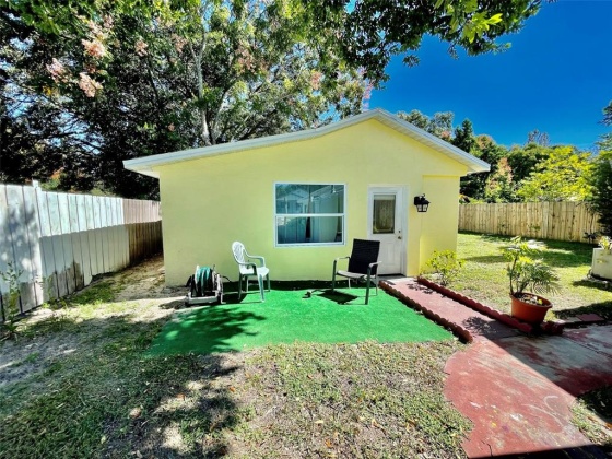 517 OAK STREET, AUBURNDALE, Florida 33823, 5 Bedrooms Bedrooms, ,4 BathroomsBathrooms,Residential,For Sale,OAK,T3351795