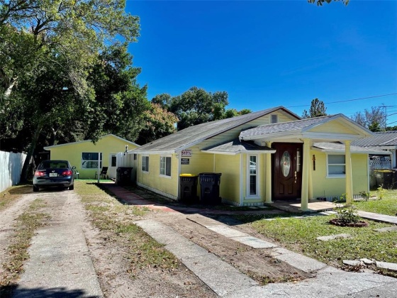 517 OAK STREET, AUBURNDALE, Florida 33823, 5 Bedrooms Bedrooms, ,4 BathroomsBathrooms,Residential,For Sale,OAK,T3351795