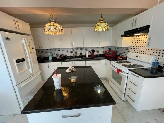 517 OAK STREET, AUBURNDALE, Florida 33823, 5 Bedrooms Bedrooms, ,4 BathroomsBathrooms,Residential,For Sale,OAK,T3351795