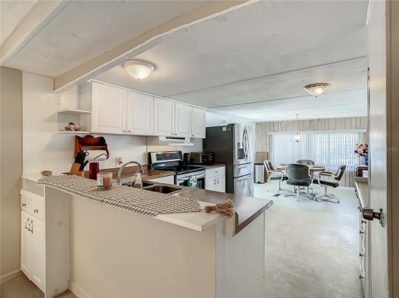 113 EDGEWOOD BOULEVARD, LAKE WALES, Florida 33898, 2 Bedrooms Bedrooms, ,1 BathroomBathrooms,Residential,For Sale,EDGEWOOD,P4919979