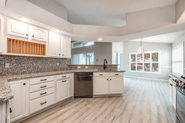 877 KNIGHTSBRIDGE CIRCLE, DAVENPORT, Florida 33896, 4 Bedrooms Bedrooms, ,3 BathroomsBathrooms,Residential,For Sale,KNIGHTSBRIDGE,O6011890