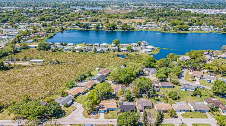 1235 WATERVIEW BOULEVARD, LAKELAND, Florida 33801, 2 Bedrooms Bedrooms, ,2 BathroomsBathrooms,Residential,For Sale,WATERVIEW,L4928647