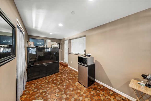 1741 HUNTINGTON STREET, LAKELAND, Florida 33801, 4 Bedrooms Bedrooms, ,2 BathroomsBathrooms,Residential,For Sale,HUNTINGTON,L4928732