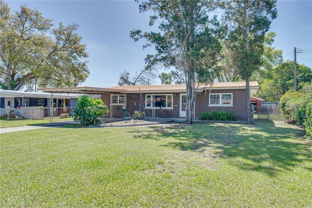 1741 HUNTINGTON STREET, LAKELAND, Florida 33801, 4 Bedrooms Bedrooms, ,2 BathroomsBathrooms,Residential,For Sale,HUNTINGTON,L4928732