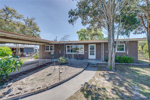 1741 HUNTINGTON STREET, LAKELAND, Florida 33801, 4 Bedrooms Bedrooms, ,2 BathroomsBathrooms,Residential,For Sale,HUNTINGTON,L4928732