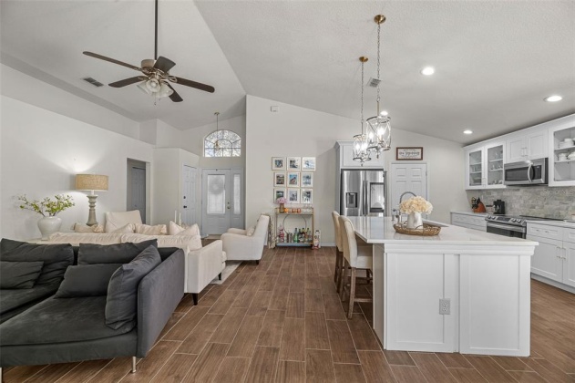 41 MONTANA AVENUE, DAVENPORT, Florida 33897, 3 Bedrooms Bedrooms, ,2 BathroomsBathrooms,Residential,For Sale,MONTANA,O5993812
