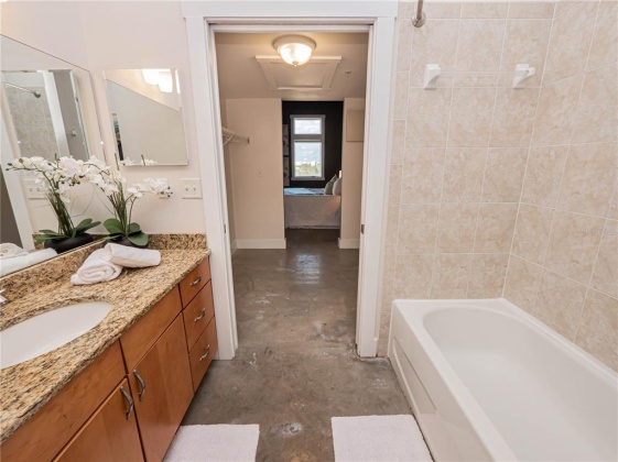 125 KENTUCKY AVENUE, LAKELAND, Florida 33801, 1 Bedroom Bedrooms, ,1 BathroomBathrooms,Residential,For Sale,KENTUCKY,L4927204