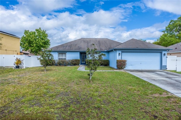 654 LINNET COURT, POINCIANA, Florida 34759, 3 Bedrooms Bedrooms, ,2 BathroomsBathrooms,Residential,For Sale,LINNET,S5064381