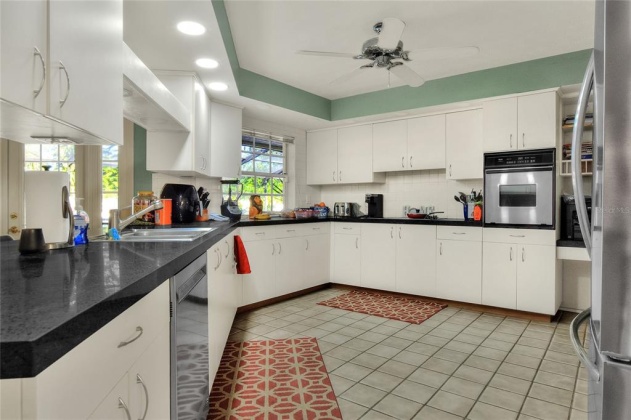 838 WOODWARD STREET, LAKELAND, Florida 33803, 4 Bedrooms Bedrooms, ,4 BathroomsBathrooms,Residential,For Sale,WOODWARD,L4928672