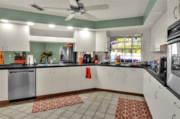 838 WOODWARD STREET, LAKELAND, Florida 33803, 4 Bedrooms Bedrooms, ,4 BathroomsBathrooms,Residential,For Sale,WOODWARD,L4928672