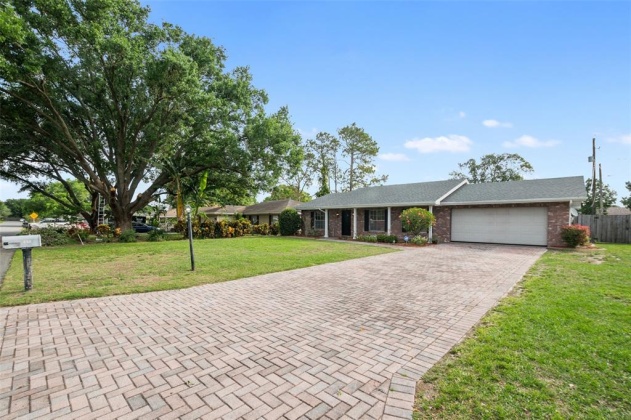 112 LINCOLN ROAD, WINTER HAVEN, Florida 33884, 3 Bedrooms Bedrooms, ,2 BathroomsBathrooms,Residential,For Sale,LINCOLN,P4919993