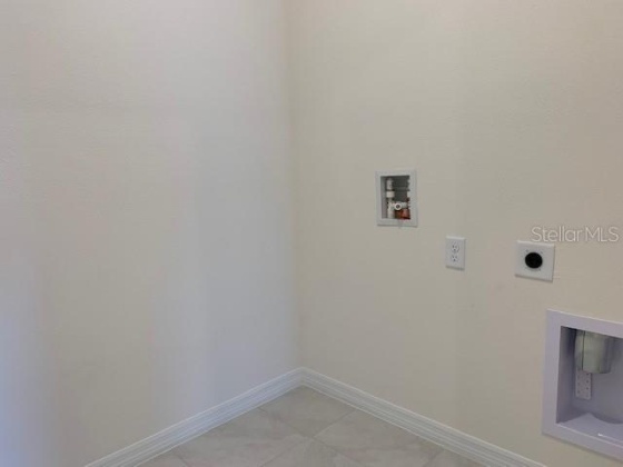 1467 FOX SQUIRREL DRIVE, DAVENPORT, Florida 33897, 4 Bedrooms Bedrooms, ,2 BathroomsBathrooms,Rental Properties,For Sale,FOX SQUIRREL,S5064611