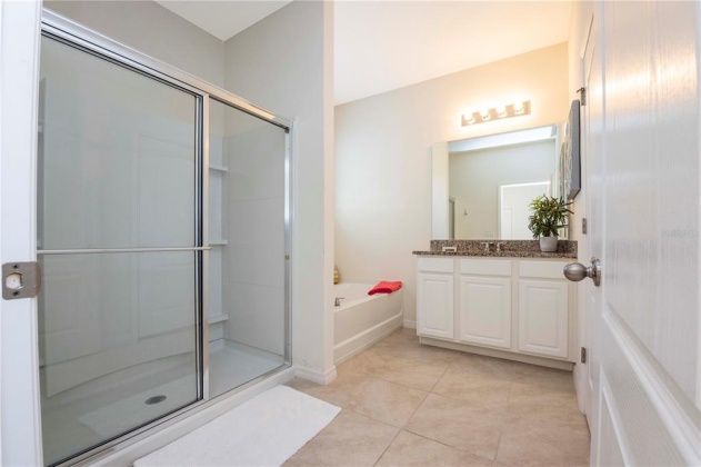 DAVENPORT, Florida 33837, 6 Bedrooms Bedrooms, ,5 BathroomsBathrooms,Residential,For Sale,O6002230