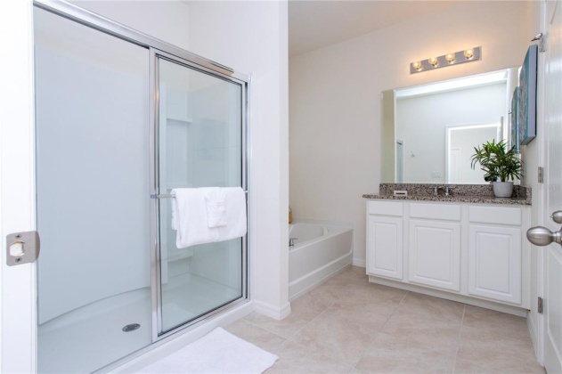 DAVENPORT, Florida 33837, 6 Bedrooms Bedrooms, ,5 BathroomsBathrooms,Residential,For Sale,O6002230