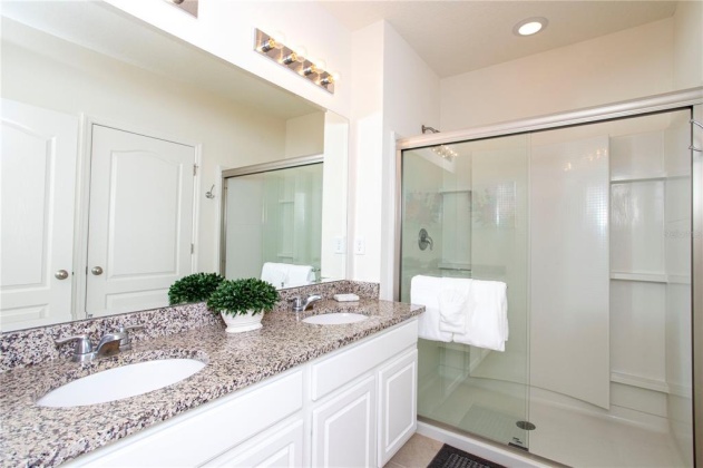 DAVENPORT, Florida 33837, 6 Bedrooms Bedrooms, ,5 BathroomsBathrooms,Residential,For Sale,O6002230