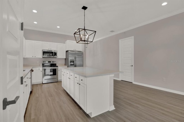 LAKELAND, Florida 33803, 3 Bedrooms Bedrooms, ,2 BathroomsBathrooms,Residential,For Sale,J943758