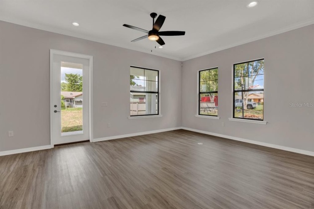 LAKELAND, Florida 33803, 3 Bedrooms Bedrooms, ,2 BathroomsBathrooms,Residential,For Sale,J943758