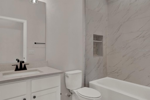 LAKELAND, Florida 33803, 3 Bedrooms Bedrooms, ,2 BathroomsBathrooms,Residential,For Sale,J943758