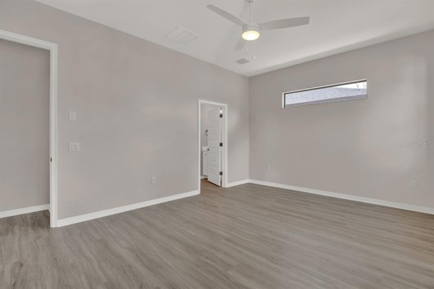 LAKELAND, Florida 33803, 3 Bedrooms Bedrooms, ,2 BathroomsBathrooms,Residential,For Sale,J943758