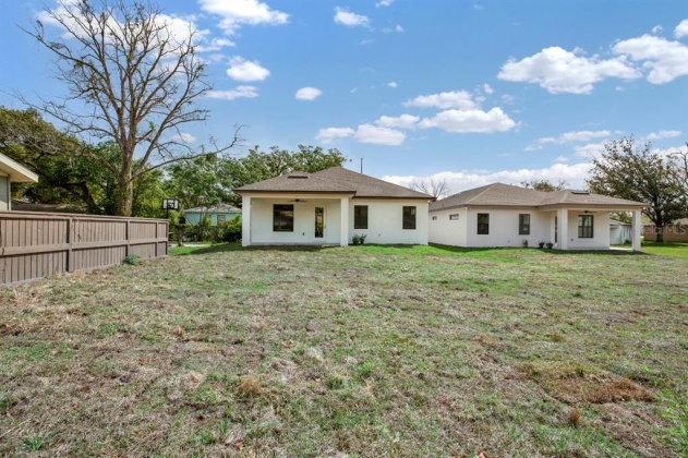 LAKELAND, Florida 33803, 3 Bedrooms Bedrooms, ,2 BathroomsBathrooms,Residential,For Sale,J943758