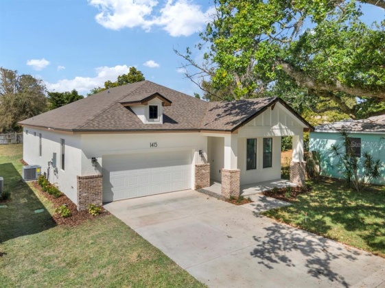 LAKELAND, Florida 33803, 3 Bedrooms Bedrooms, ,2 BathroomsBathrooms,Residential,For Sale,J943758