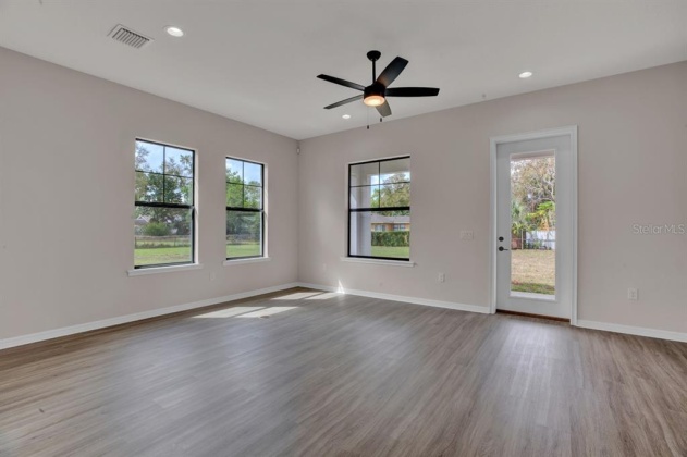 LAKELAND, Florida 33803, 3 Bedrooms Bedrooms, ,2 BathroomsBathrooms,Residential,For Sale,J943815