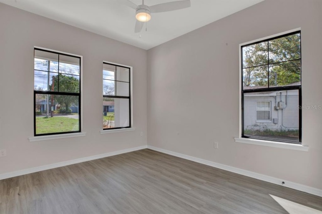 LAKELAND, Florida 33803, 3 Bedrooms Bedrooms, ,2 BathroomsBathrooms,Residential,For Sale,J943815