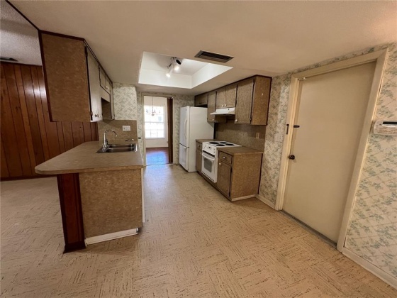 1105 YARNELL AVENUE, LAKE WALES, Florida 33853, 3 Bedrooms Bedrooms, ,2 BathroomsBathrooms,Residential,For Sale,YARNELL,P4919998