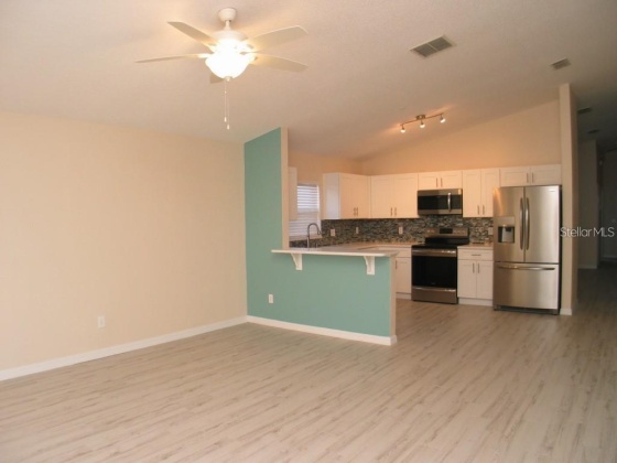 825 BLOOMINGDALE DRIVE, DAVENPORT, Florida 33897, 4 Bedrooms Bedrooms, ,3 BathroomsBathrooms,Rental Properties,For Sale,BLOOMINGDALE,U8156154