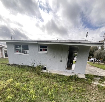 272 AVENUE A, WAVERLY, Florida 33877, 2 Bedrooms Bedrooms, ,1 BathroomBathrooms,Rental Properties,For Sale,AVENUE A,O6012669