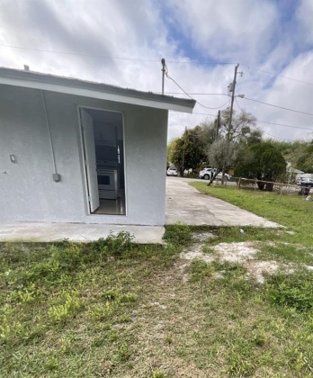272 AVENUE A, WAVERLY, Florida 33877, 2 Bedrooms Bedrooms, ,1 BathroomBathrooms,Rental Properties,For Sale,AVENUE A,O6012669