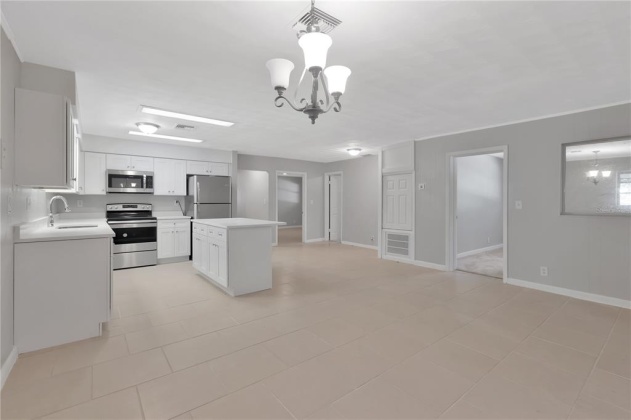 1133 HALCYON COURT, LAKELAND, Florida 33801, 5 Bedrooms Bedrooms, ,2 BathroomsBathrooms,Residential,For Sale,HALCYON,T3362244