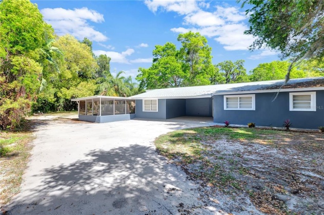 1133 HALCYON COURT, LAKELAND, Florida 33801, 5 Bedrooms Bedrooms, ,2 BathroomsBathrooms,Residential,For Sale,HALCYON,T3362244