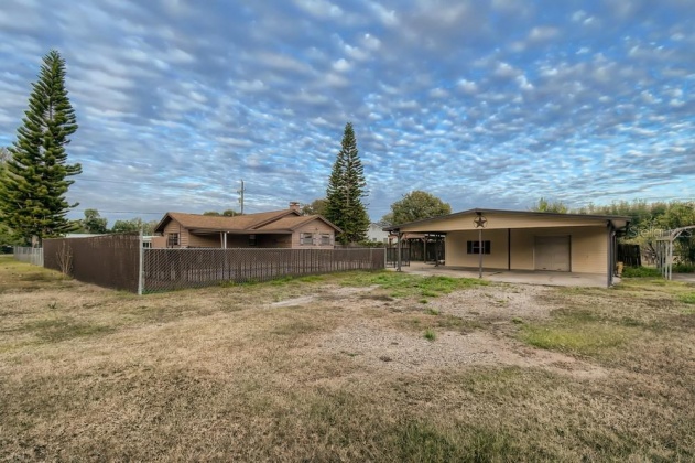 110 6TH STREET, FORT MEADE, Florida 33841, 2 Bedrooms Bedrooms, ,2 BathroomsBathrooms,Residential,For Sale,6TH,W7843547