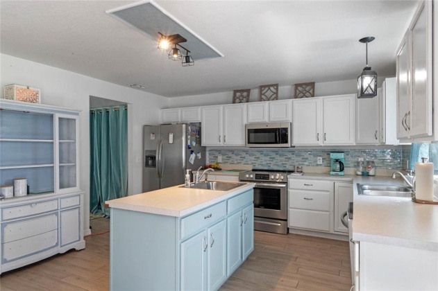 1259 MYOPIA HUNT CLUB DRIVE, AUBURNDALE, Florida 33823, 4 Bedrooms Bedrooms, ,3 BathroomsBathrooms,Residential,For Sale,MYOPIA HUNT CLUB,L4928600