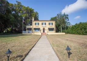 214 LAKESHORE BOULEVARD, LAKE WALES, Florida 33853, 4 Bedrooms Bedrooms, ,3 BathroomsBathrooms,Residential,For Sale,LAKESHORE,L4928180