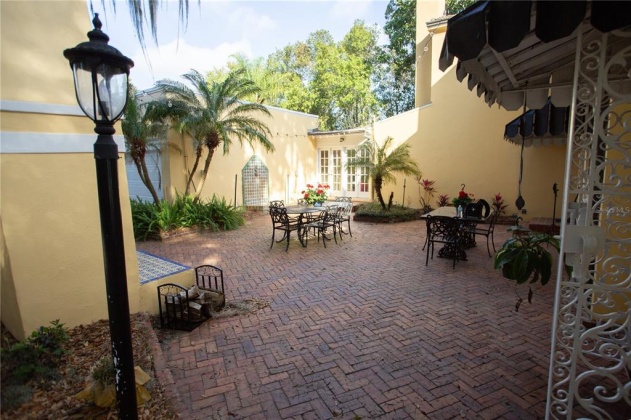 214 LAKESHORE BOULEVARD, LAKE WALES, Florida 33853, 4 Bedrooms Bedrooms, ,3 BathroomsBathrooms,Residential,For Sale,LAKESHORE,L4928180