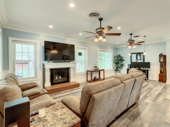 939 QUEEN STREET, LAKELAND, Florida 33803, 3 Bedrooms Bedrooms, ,2 BathroomsBathrooms,Residential,For Sale,QUEEN,T3362418