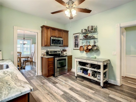 939 QUEEN STREET, LAKELAND, Florida 33803, 3 Bedrooms Bedrooms, ,2 BathroomsBathrooms,Residential,For Sale,QUEEN,T3362418