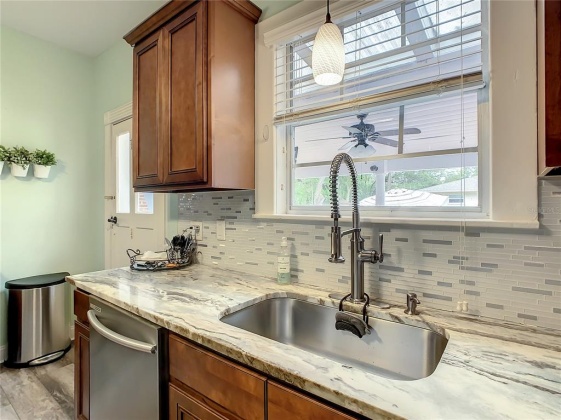939 QUEEN STREET, LAKELAND, Florida 33803, 3 Bedrooms Bedrooms, ,2 BathroomsBathrooms,Residential,For Sale,QUEEN,T3362418